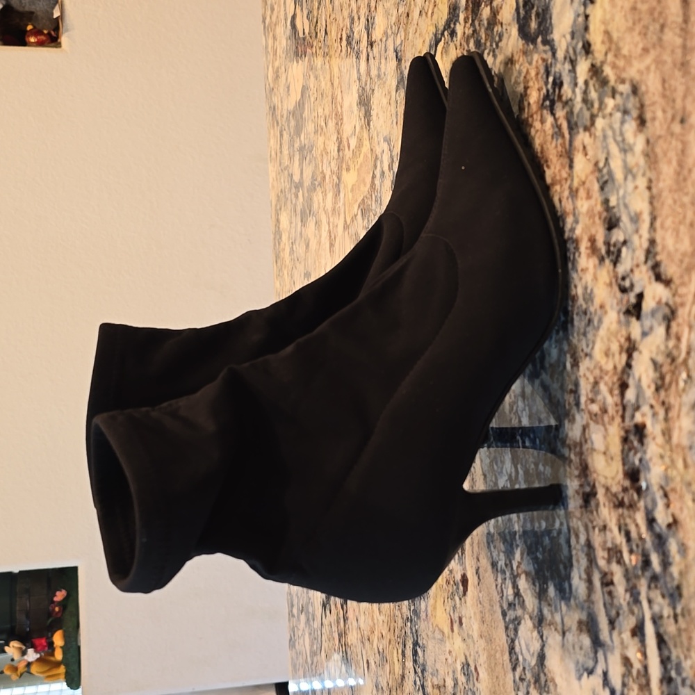 Vero Cuoio Heeled Booties